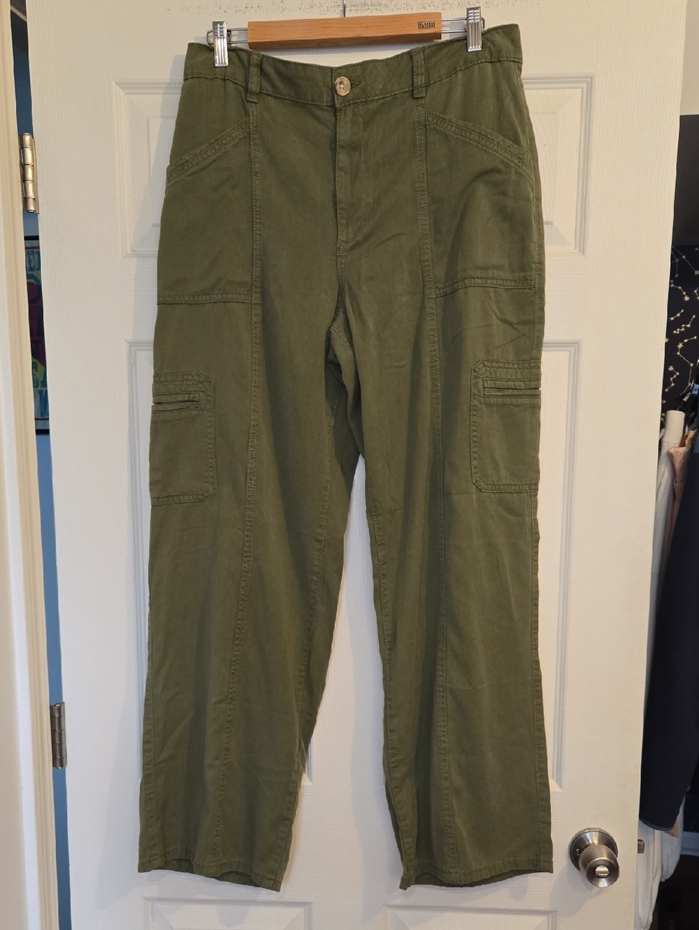 Maurices Green Cargo Fit Like 12
